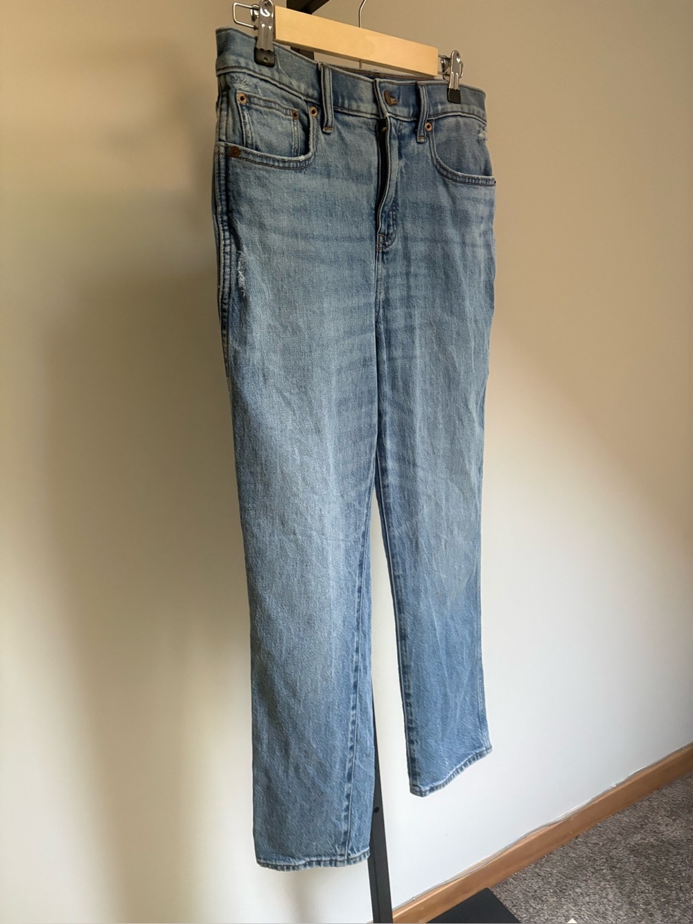 J. Crew classic vintage straight leg jean. High waisted . Worn once.